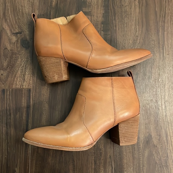 Madewell Brenner Bootie - Picture 3 of 10